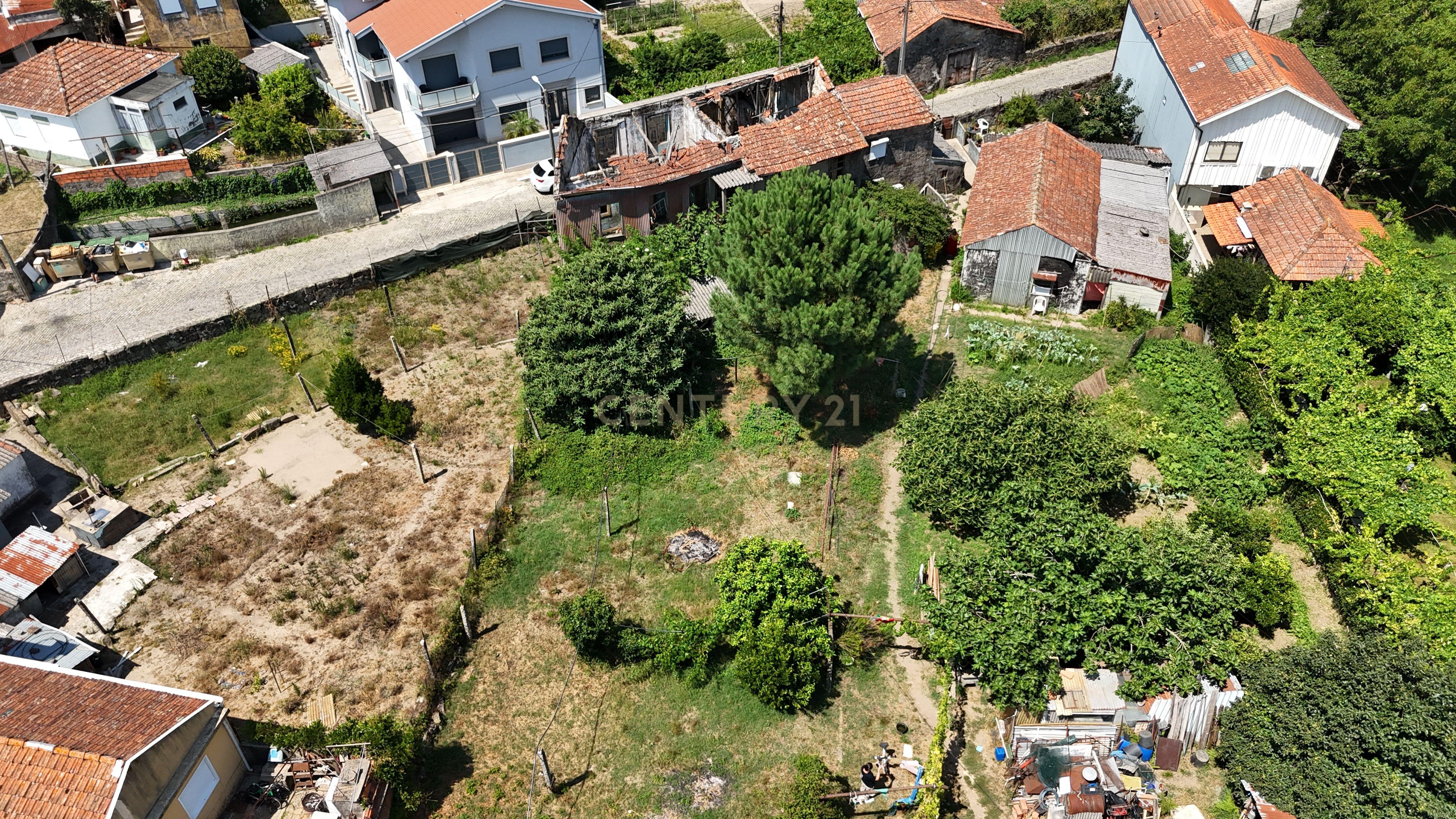 Fotografia 4 de TERRENO PARA CONSTRUÇÃO EM FÂNZERES | METRO | 1714M2
