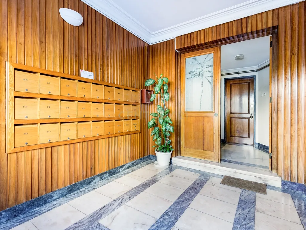T2 Espaçoso com Varandas e Vista Mar – Quinta das Palmeiras, Oeiras - Image 12