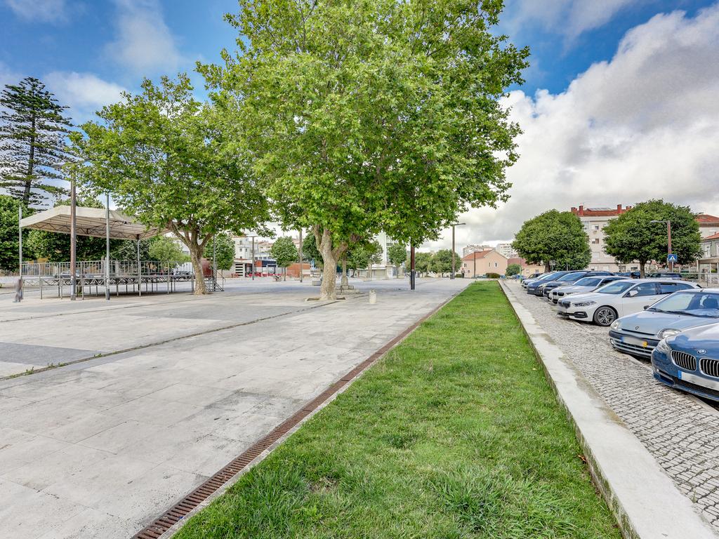 Apartamento T3 Renovado com Vista Panorâmica no Cacém, Sintra, Lisboa - Image 20