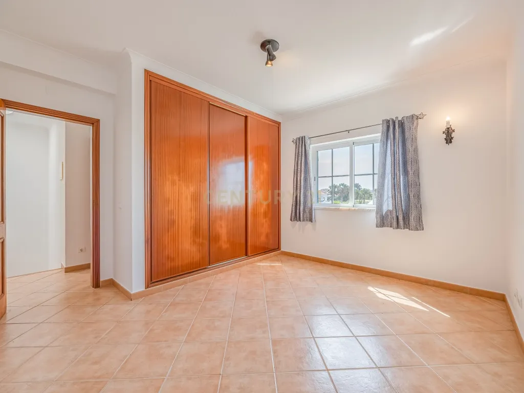 Moradia T3 com Jardim e Garagem em Sagres — Viva o Algarve ao Ritmo do Mar - Image 13
