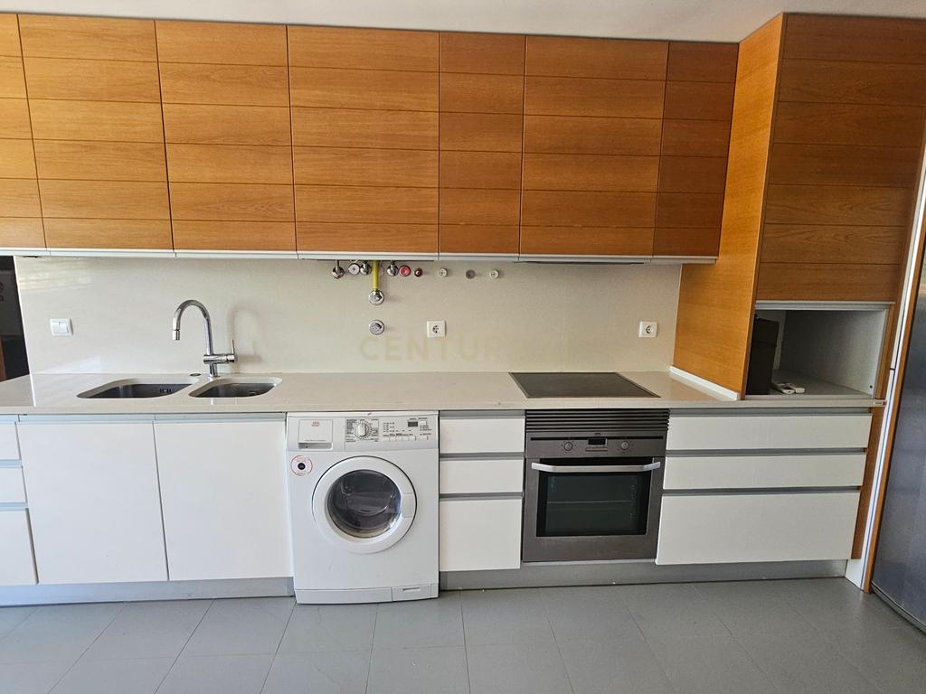 Apartamento T4 Santo André - Barreiro - Image 18