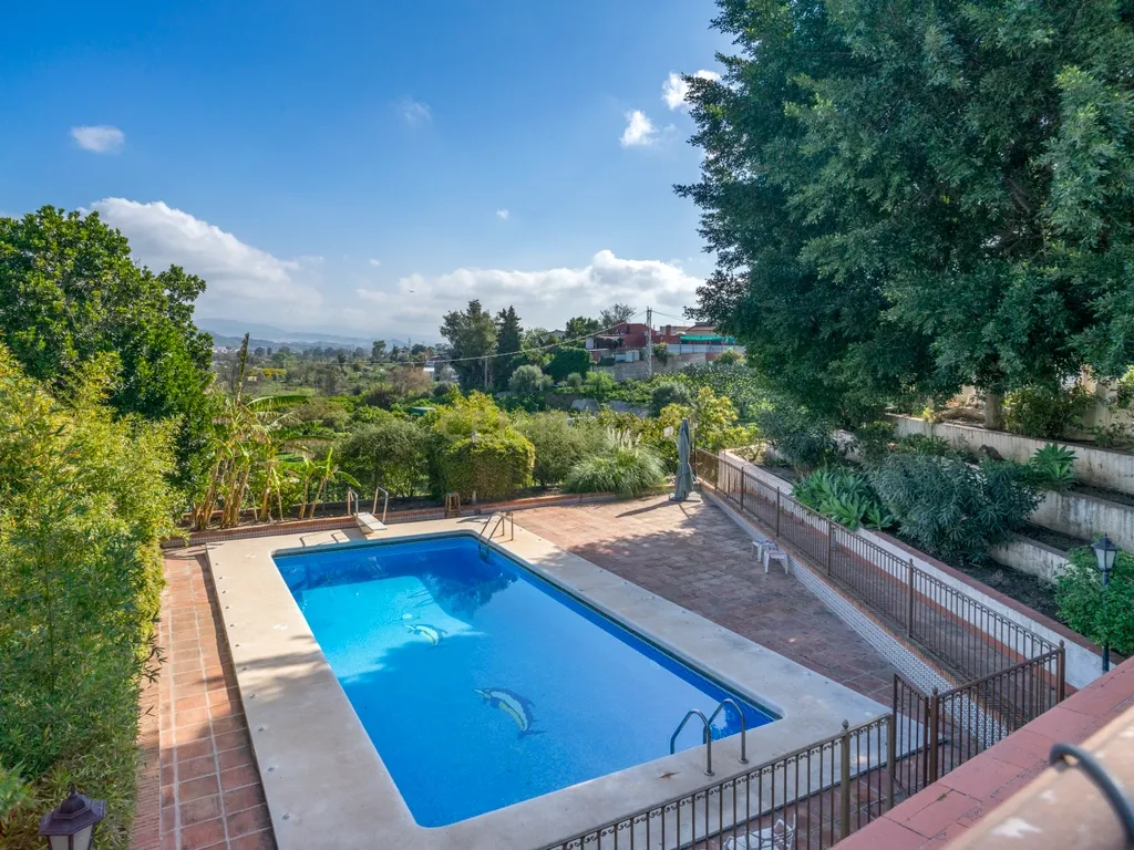 Propriedade única com 2 habitações independentes, piscina e zona desportiva em Alhaurín de la Torre - Image 41