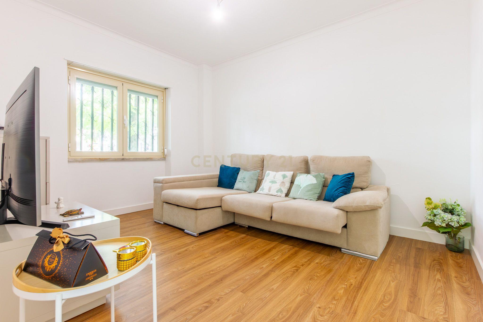 Fotografia 7 de Apartamento originalmente T3, convertido em T2 (mas facilmente reversível em T3), localizado em Corroios, próximo de transportes, escolas e todo o tipo de serviços.