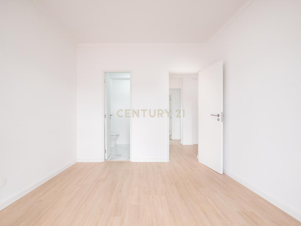 Apartamento para venda na rua de aveiro - 3 Quartos e 3 WC - Image 16