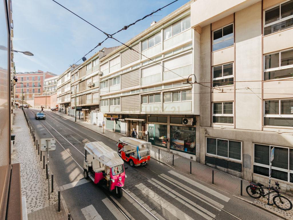 T2+1 com Terraço de 50m², Estacionamento e Localização Premium na Graça / Penha de França - Image 20