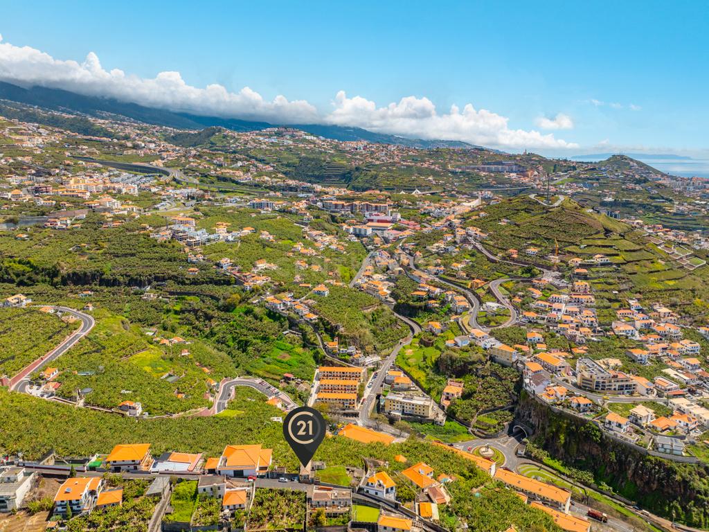 Moradia Tradicional com Projeto Aprovado em Câmara de Lobos - Image 12