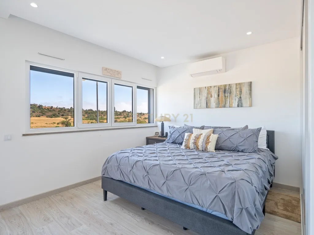 Moradia T3 + 1 Moderna com Piscina e Acabamentos de Luxo – Algoz - Image 20
