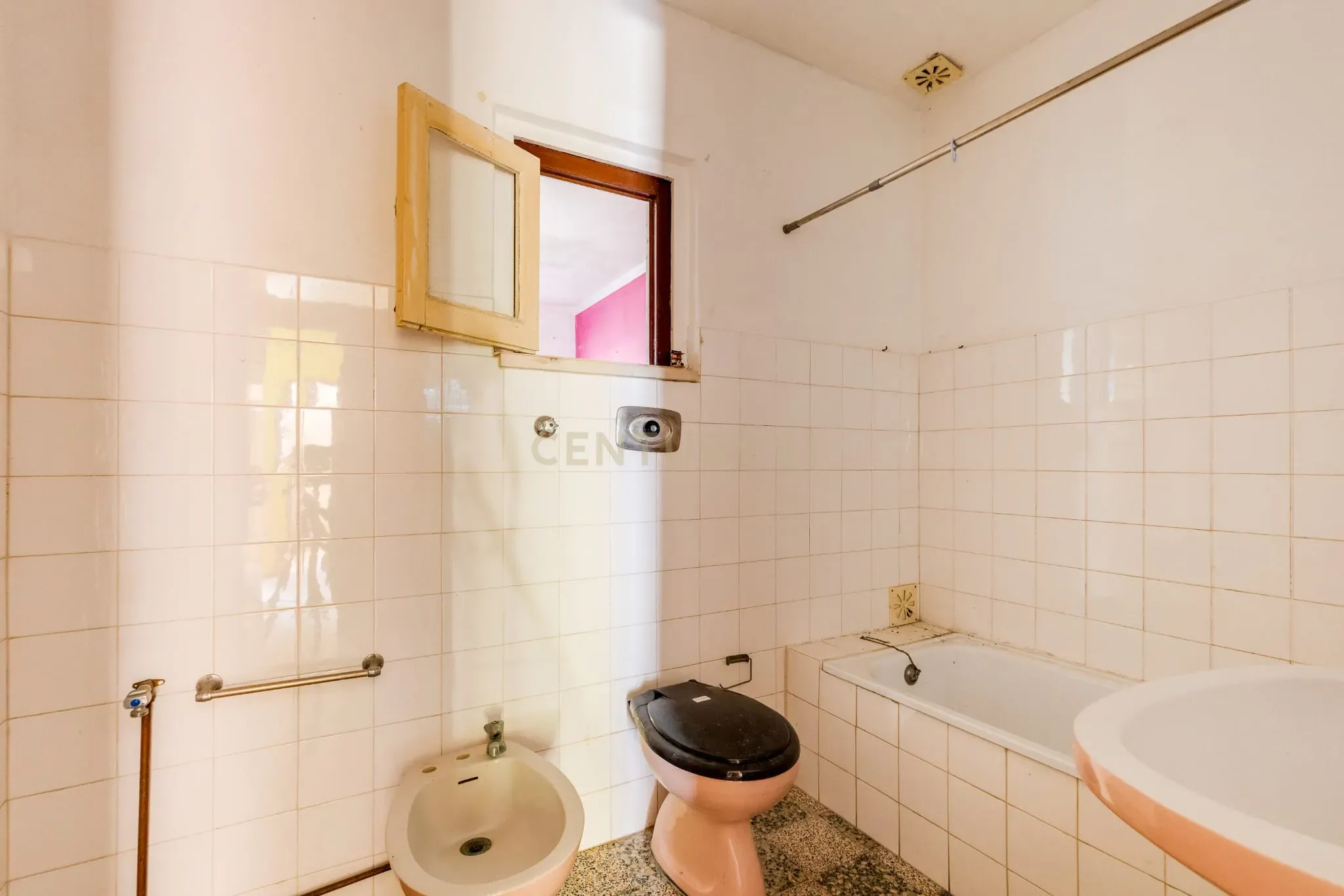 Fotografia 9 de Moradia T5 ( Habitação ou investimento)