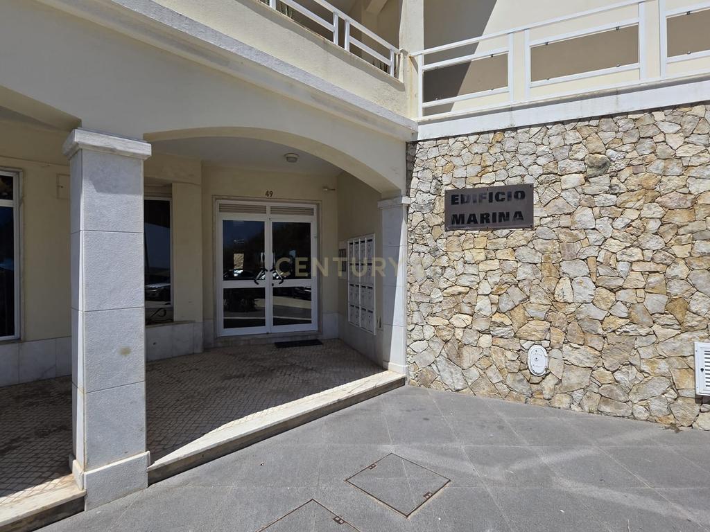  Apartamento T2 em Sesimbra, primeira linha da praia com Terraço Vista Mar - Image 4