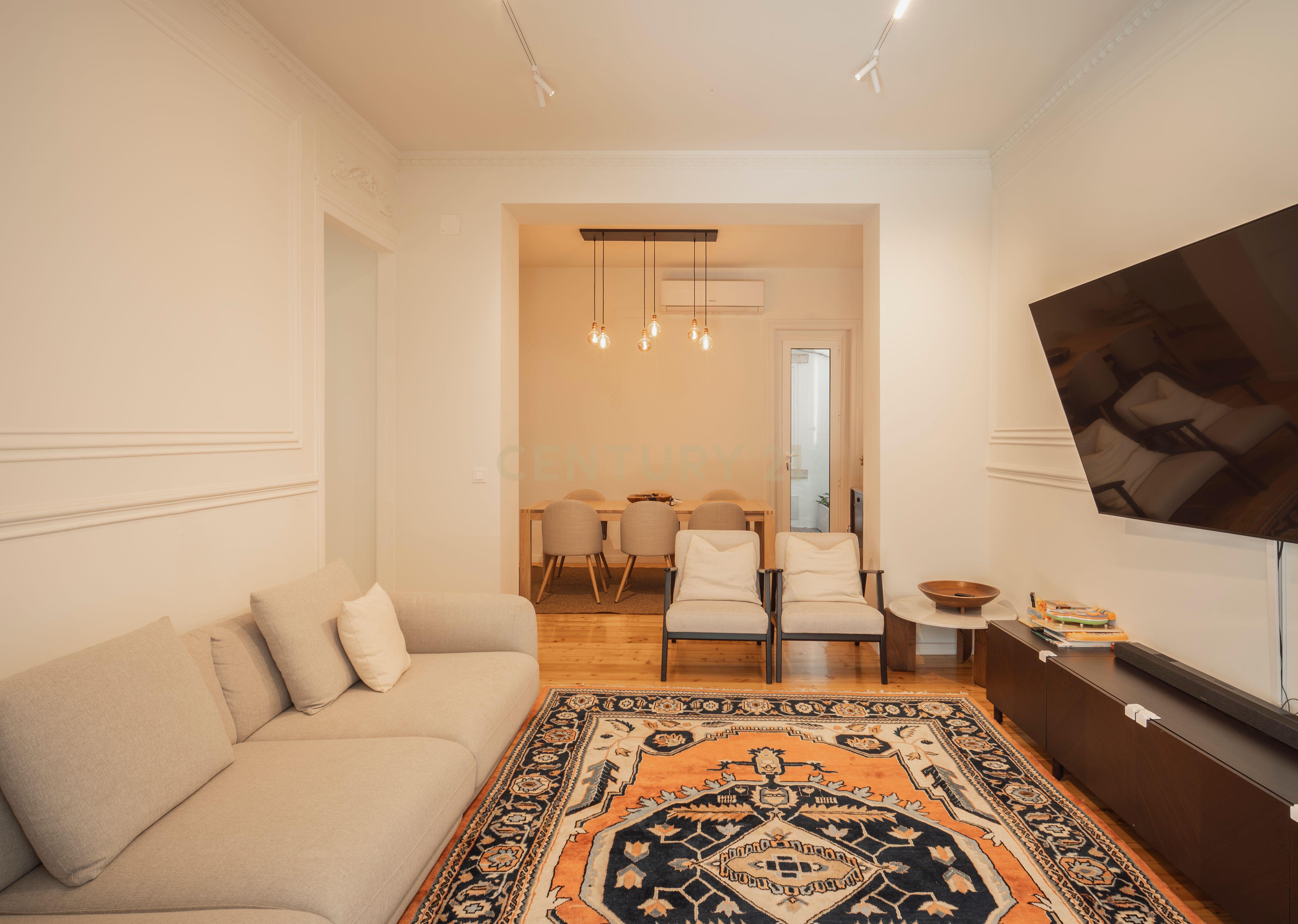 Fotografia 7 de Apartamento Encantador com Jardim Privativo — Santo António, Lisboa