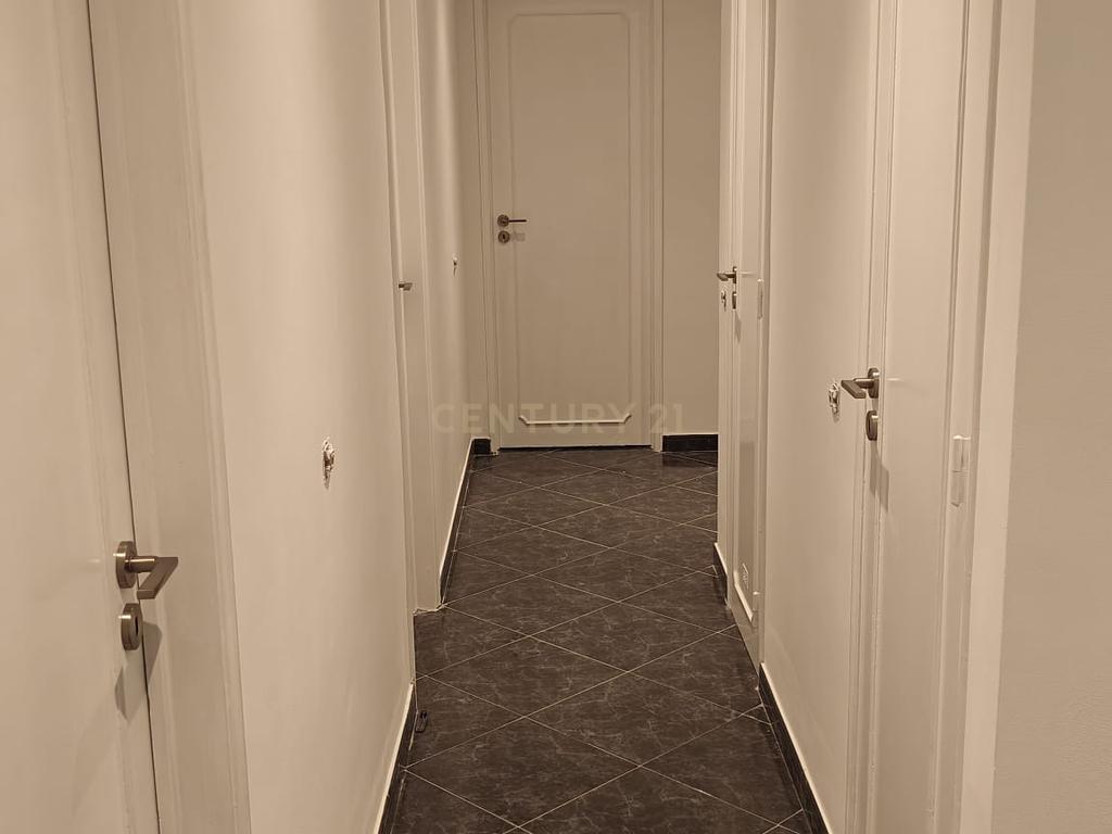 Apartamento Moderno T3 em Carnaxide / Oeiras com Ar Condicionado e Elevador - Image 11