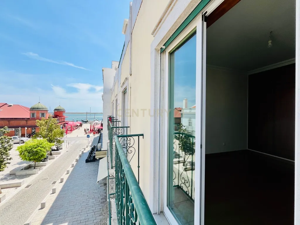 Apartamento T3 na Baixa de Olhão – Localização privilegiada junto à Praça da Floripes e Mercados Municipais - Image 22