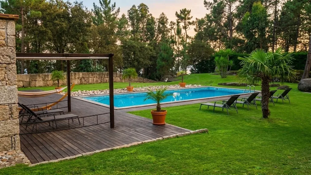 Magnífica Moradia Térrea em Pedra com Piscina e campo futebol no Gerês - Image 1
