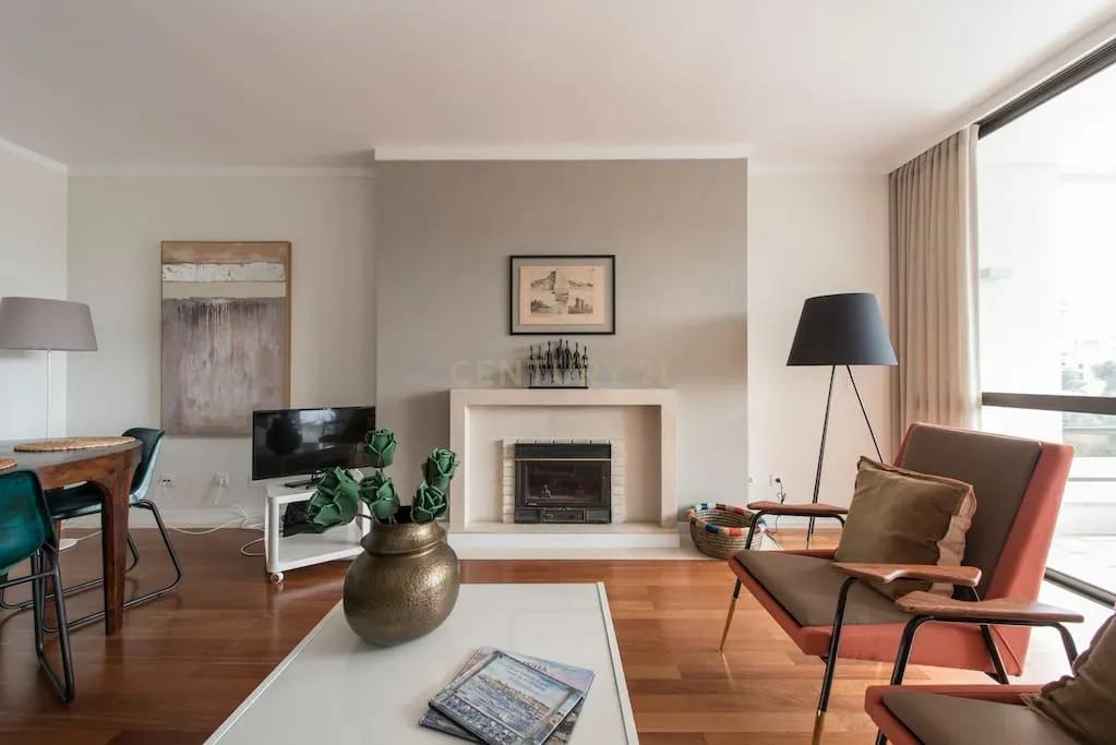 Apartamento T3 Renovado para Arrendamento no Edifício Navegador – Cascais - Image 6