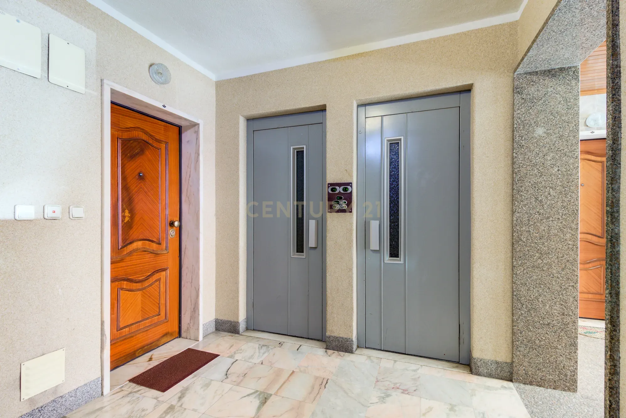 Apartamento T2 remodelado em São Marcos com Varanda e Ar Condicionado - Image 26