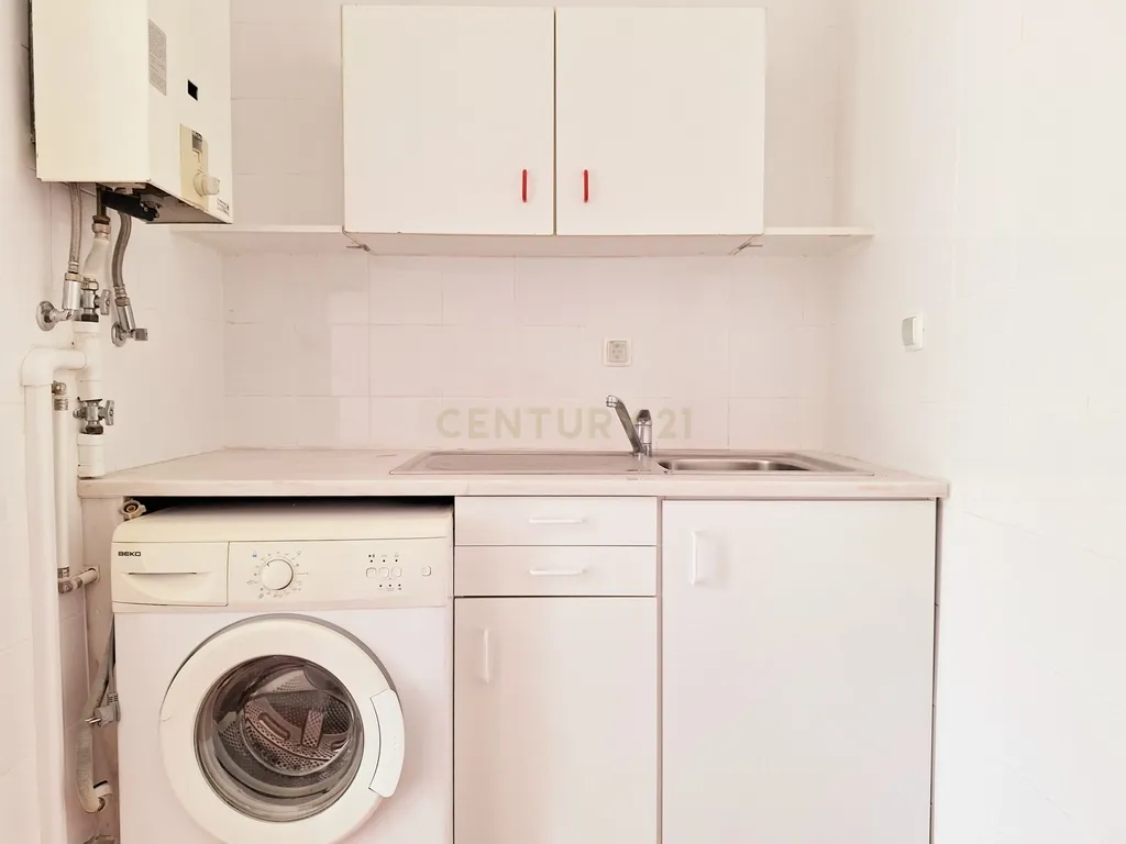 Apartamento T3+2 para Arrendamento em Campolide - Image 20