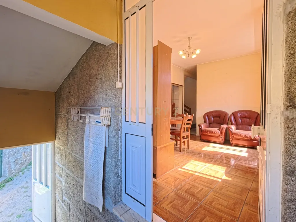 Moradia em pedra com 3 quartos em Povolide - Viseu - Image 2