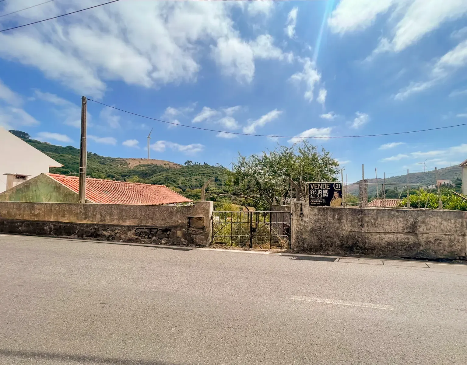 Fotografia 7 de Moradia com Anexo e Terreno de 242 m² | Oportunidade de Reabilitação em Santo Estêvão das Galés