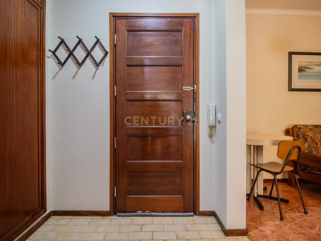 Apartamento T2 com varanda e elevador na Figueira da Foz - Image 17