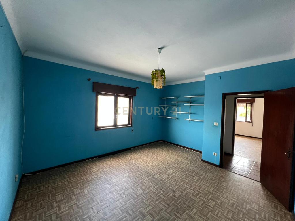 🏡 Moradia Isolada de 4 Frentes – Vila Verde da Raia, Chaves - Image 4