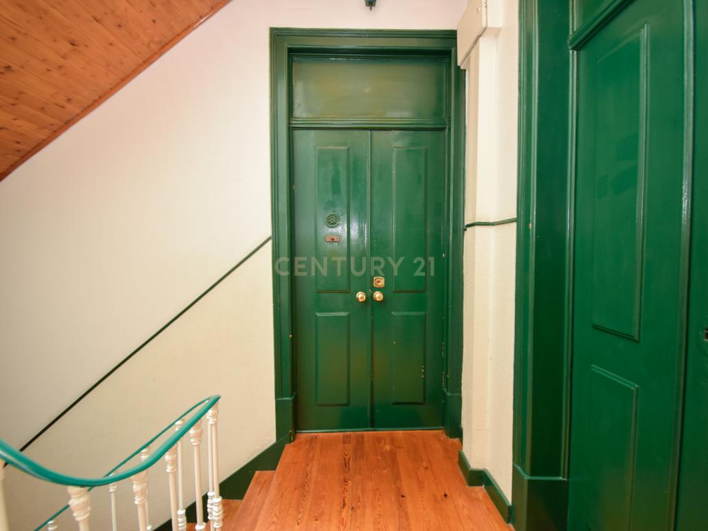 Apartamento T5 em Arroios: mais espaço, mais conforto e mais Família! - Image 9
