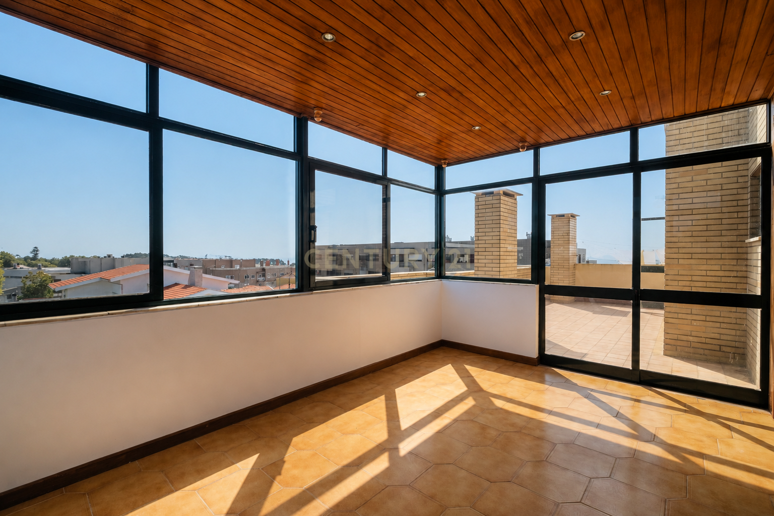Fotografia 9 de Apartamento T3 com Terraço, Vista Mar e Garagem Box em Arcozelo – Vila Nova de Gaia