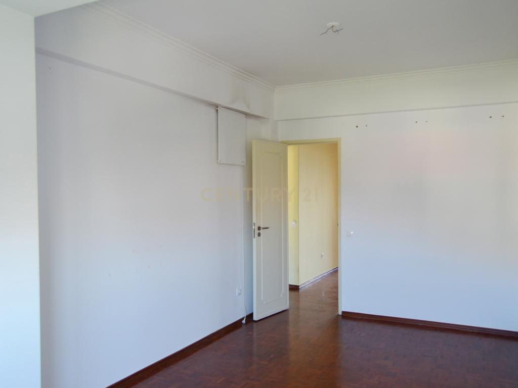 ✨ Apartamento T3* com Vista Mar e Rio em Oeiras ✨ - Image 14