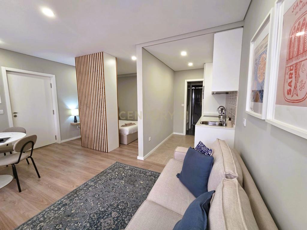 Apartamento T1 – Localização Premium junto ao Metro e El Corte Inglés - Image 5