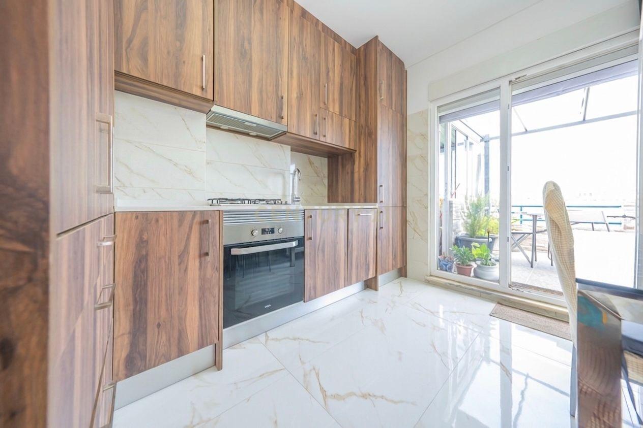 Fotografia 12 de Apartamento Único com 268m2 no Último Andar com Terraço Extraordinário em Setúbal