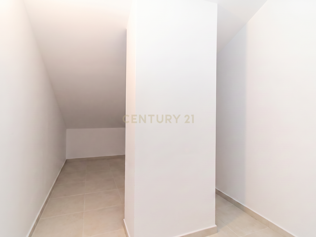 T3 com 125 m² | Quinta de São Macário | Suíte, Varanda e Arrecadação - Image 31