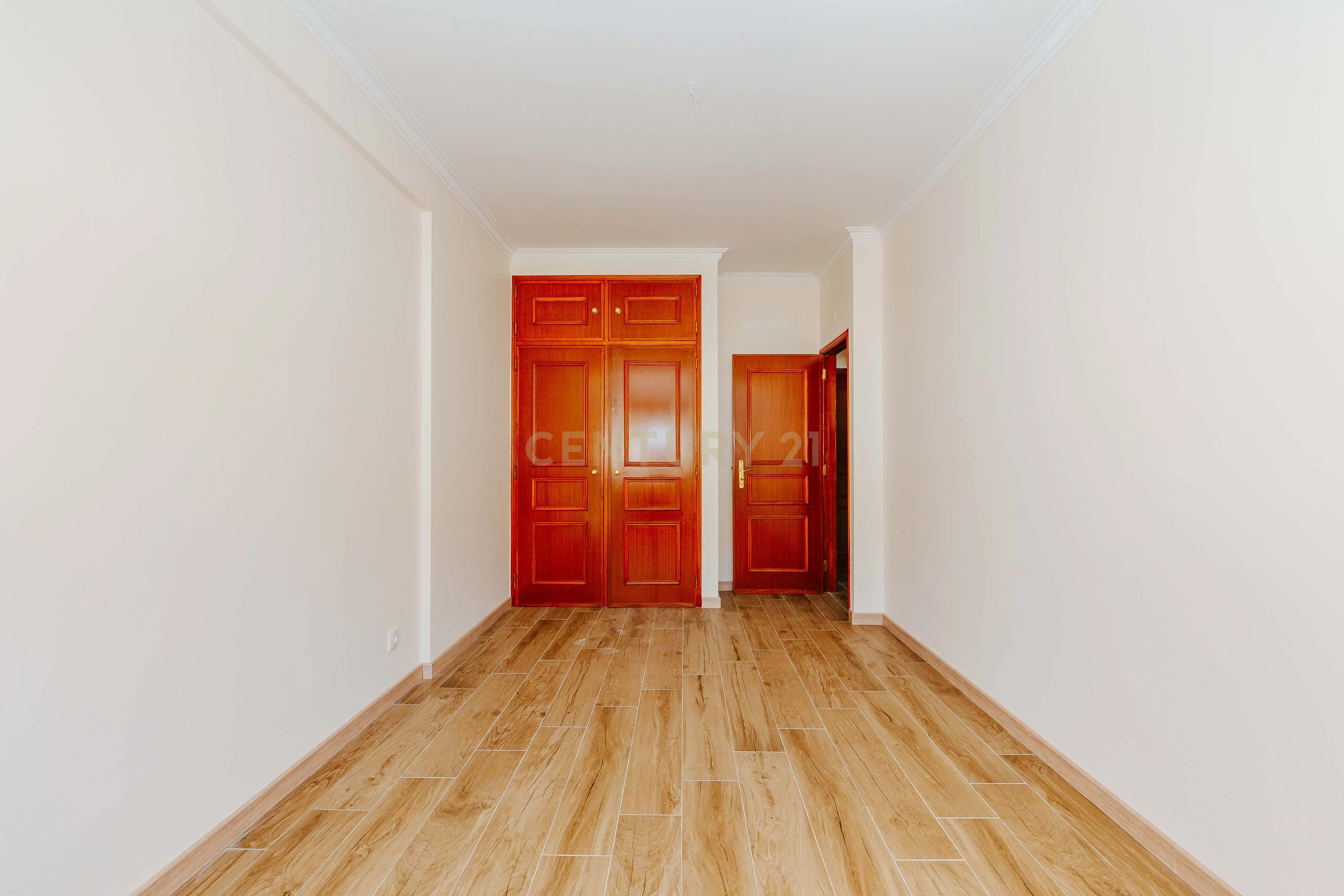 Apartamento T3 Renovado com Vista Rio em Santa Apolónia – Viva no Coração de Lisboa - Image 36