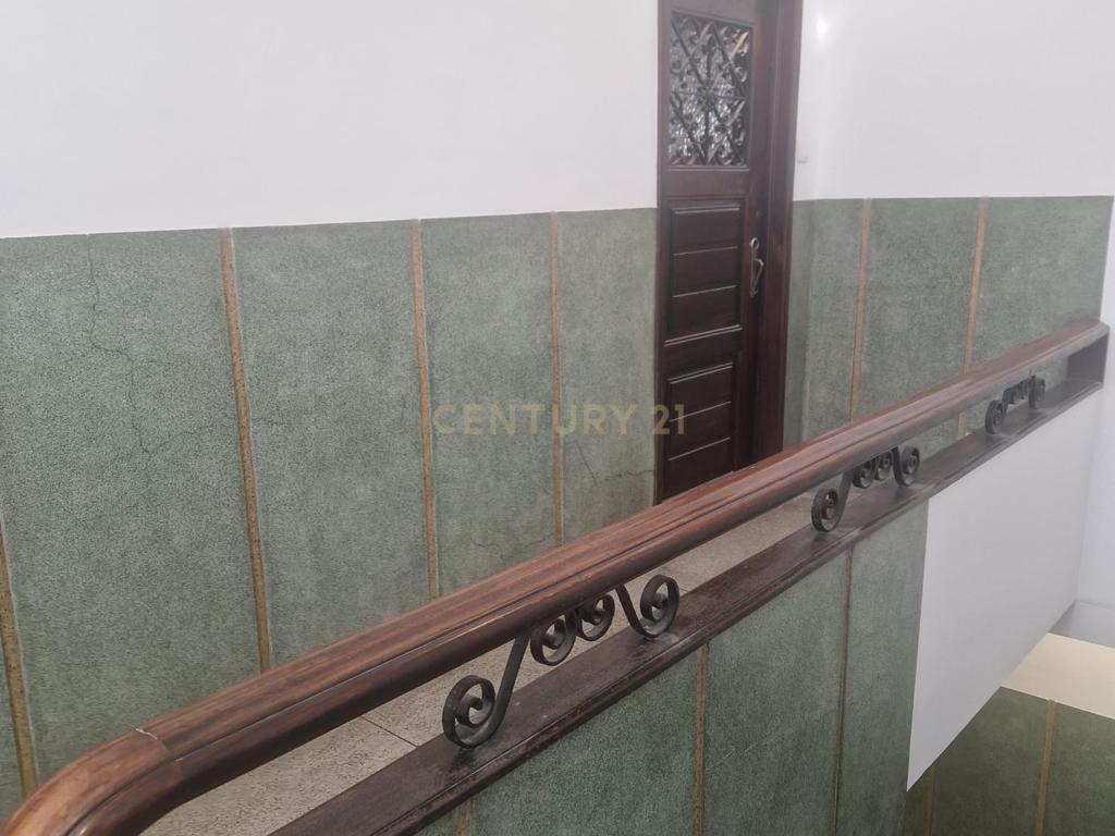 Apartamento 154m2 para remodelação total na Rua Santa Catarina - Porto - Image 21