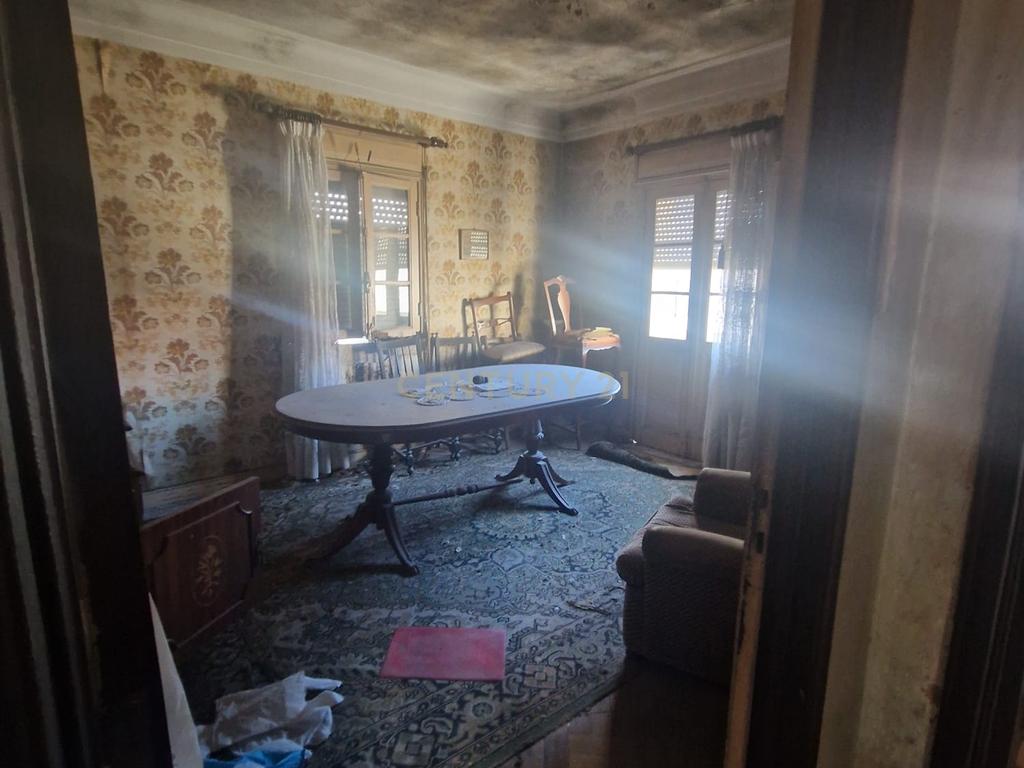 Apartamento 154m2 para remodelação total na Rua Santa Catarina - Porto - Image 18