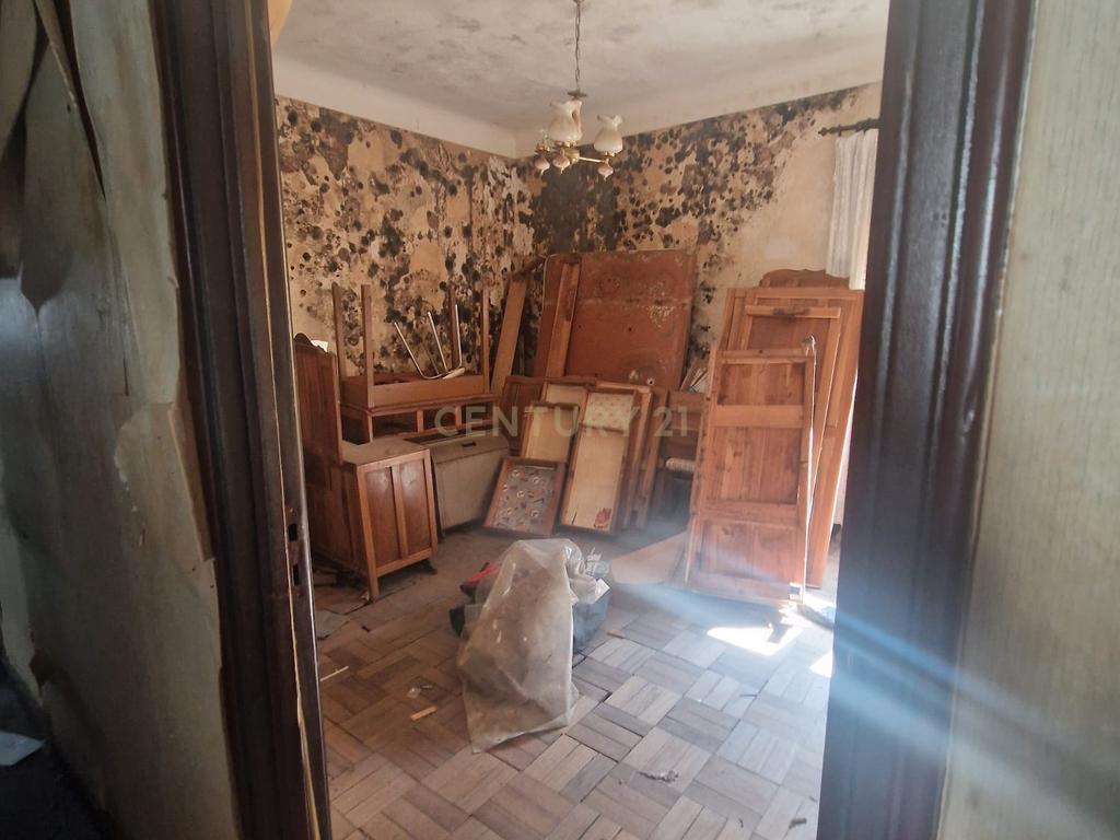 Apartamento 154m2 para remodelação total na Rua Santa Catarina - Porto - Image 19
