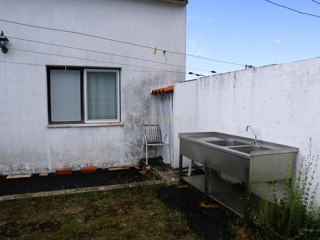 Moradia com Terreno para Venda – Carregueira (Chamusca) , Terreno: 2.120 m² | Moradia com potencial | Árvores de fruto | Água de poço - Image 9