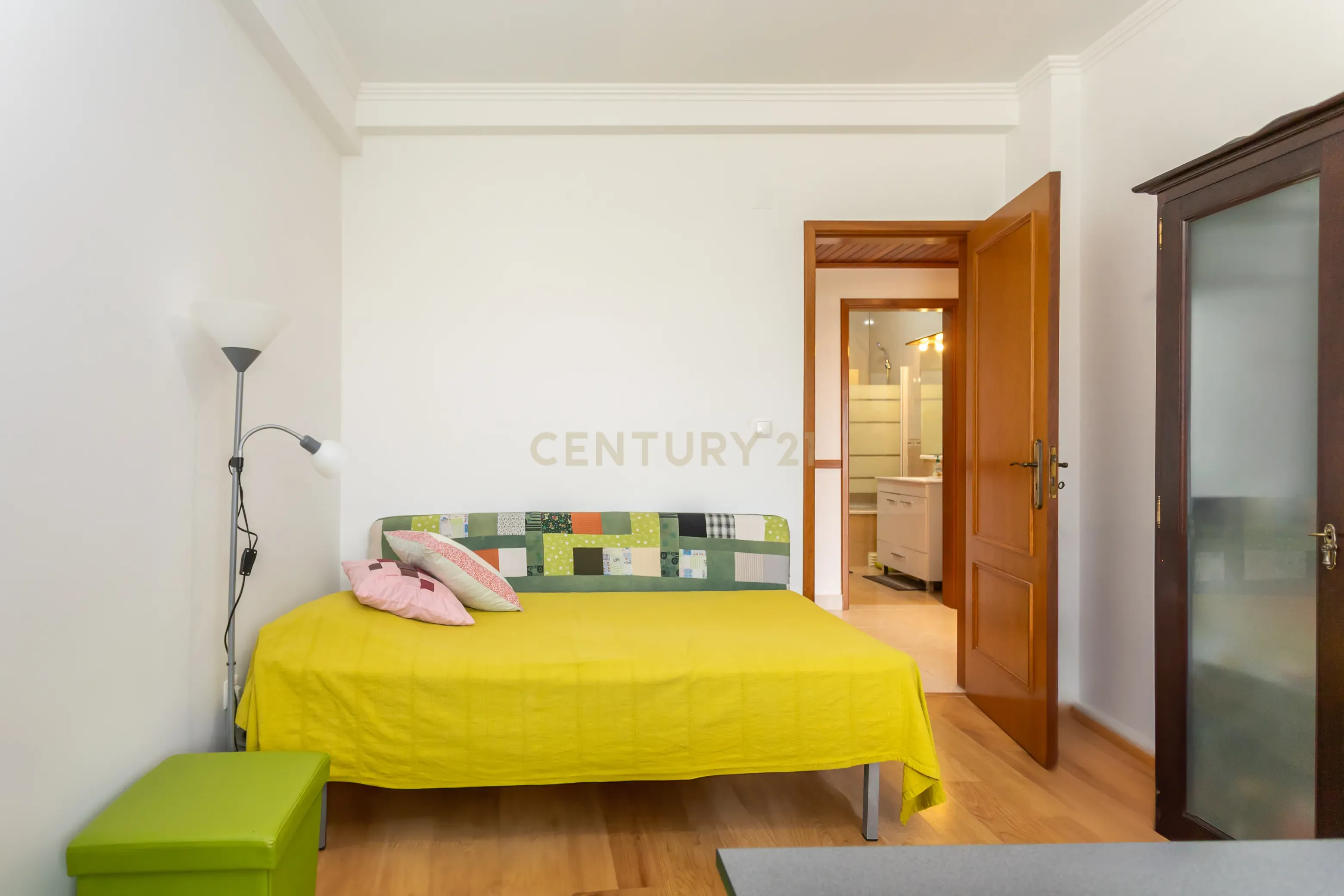 Apartamento T3 com Garagem e Boa Exposição Solar - Pinhal Novo - Image 7