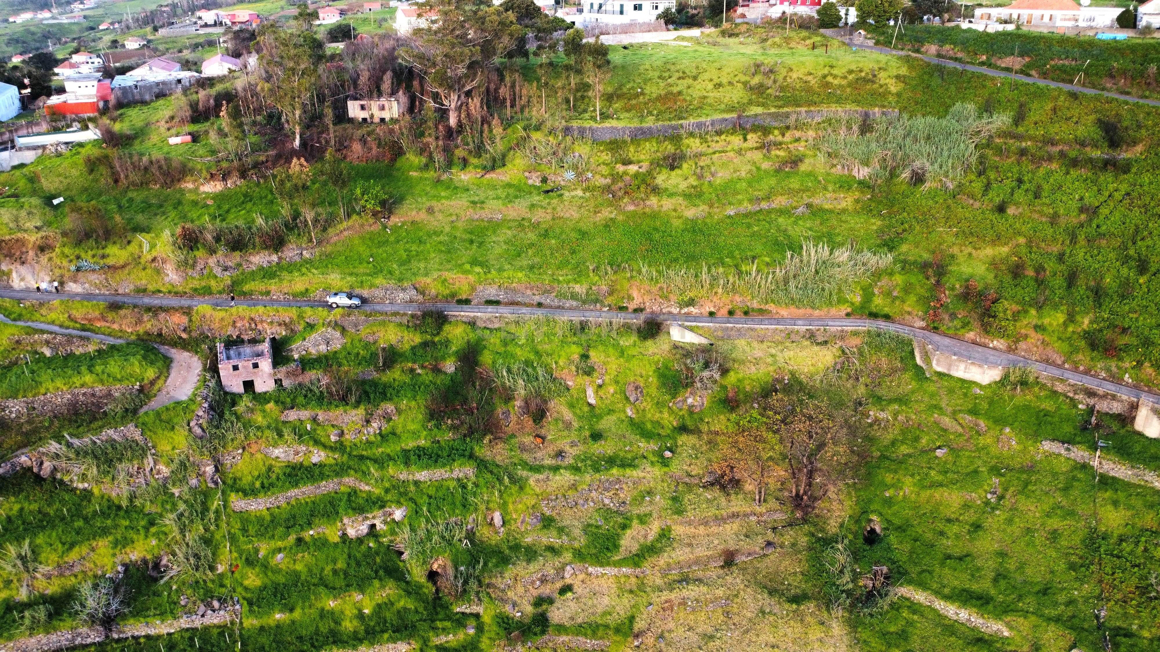 Terreno para Construção na Ponta do Pargo – 8.000 m² em Vale Privilegiado Próximo ao Novo Campo de Golfe - Image 9