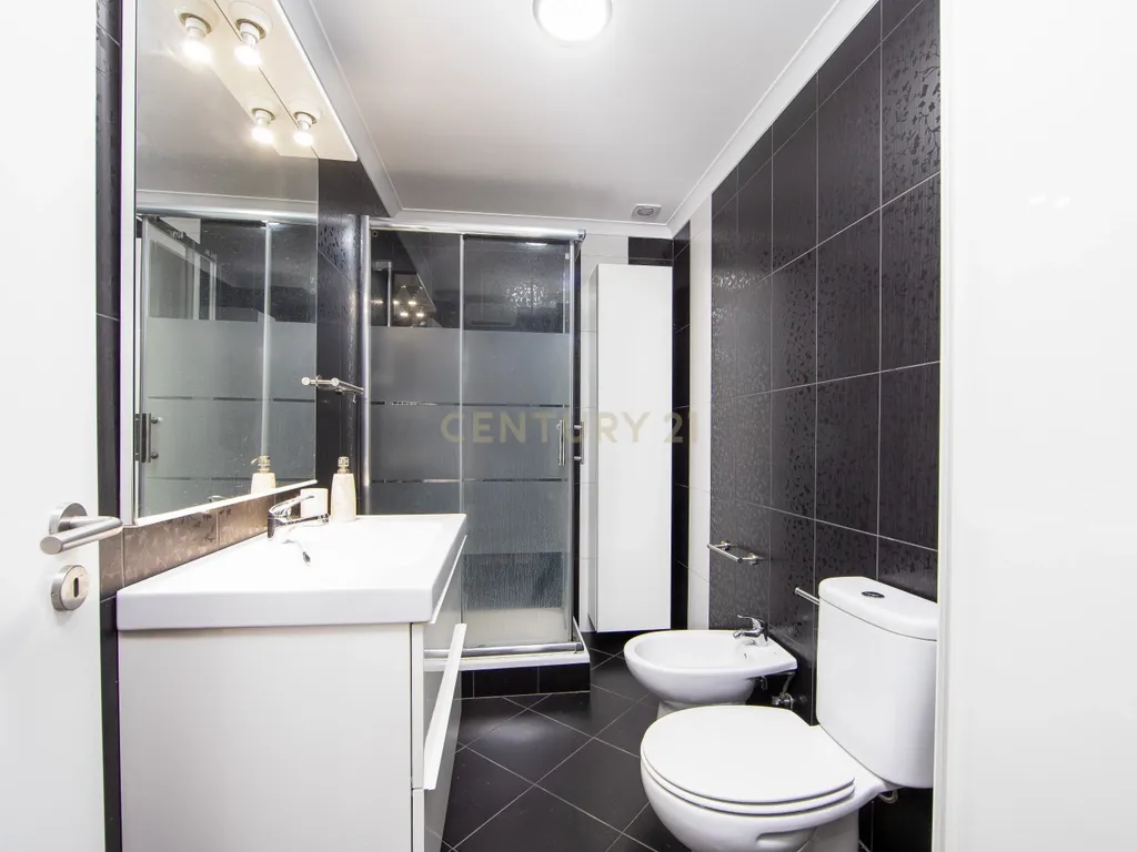 Apartamento T2 no Pinhal Novo com varanda e arrecadação - Image 12