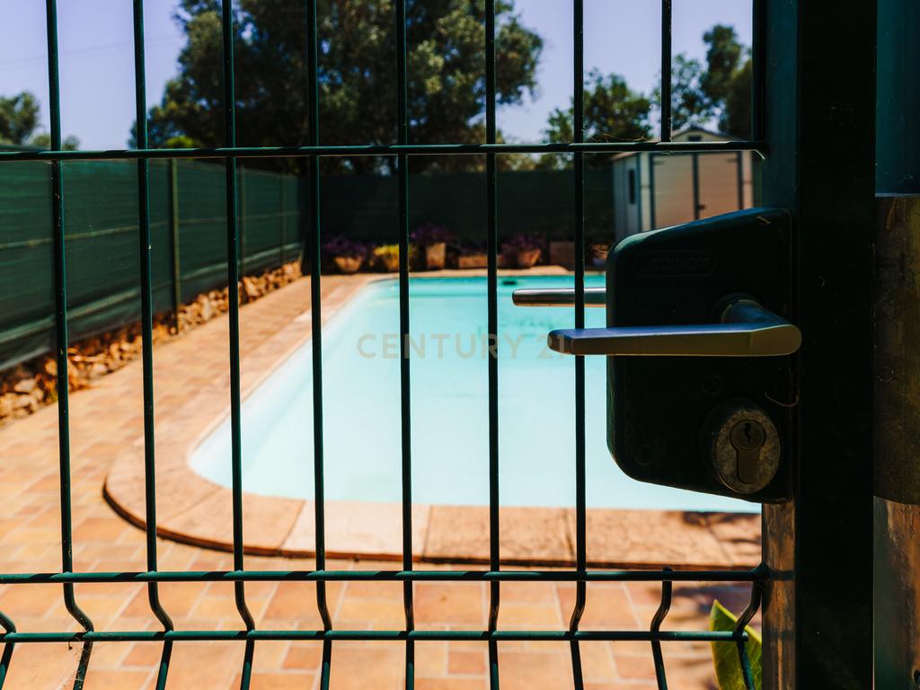 Quinta com 8660 m2 com Moradia, piscina e dois terraços panorâmicos em Silves - Image 12