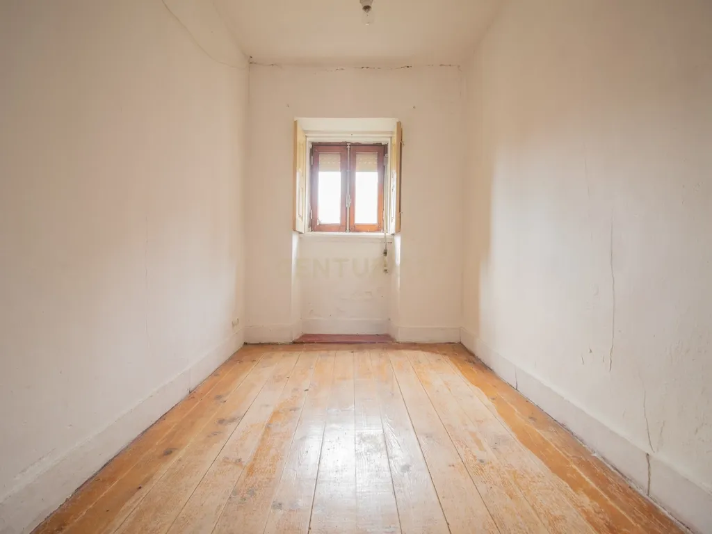 Moradia para recuperar com 250 m² em Vila Verde – Figueira da Foz - Image 24