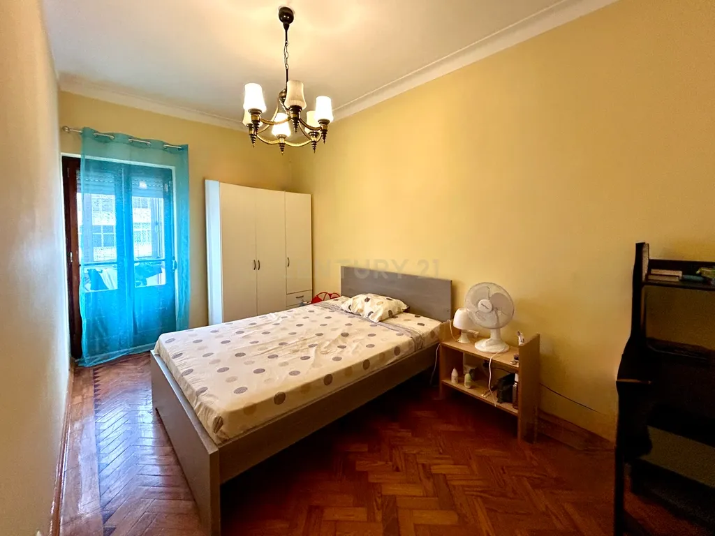 Apartamento T3 na avenida principal de Corroios - Oportunidade Única! - Image 5