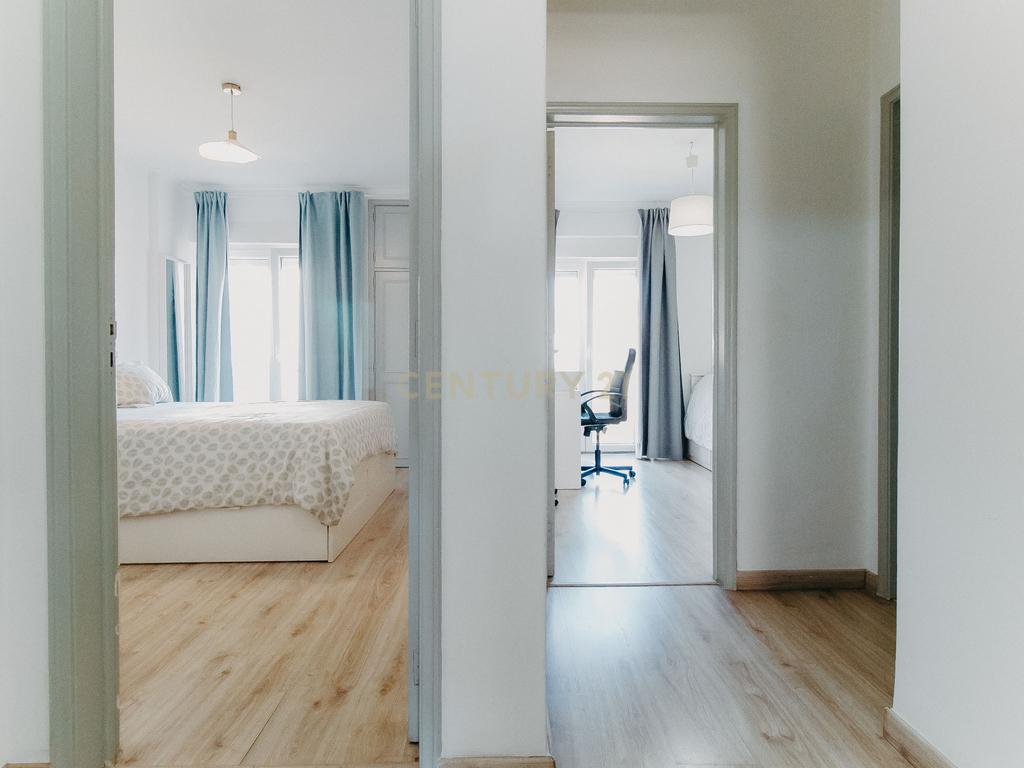 Apartamento T3, 3 varandas e 2 wc. Situado no último piso de um edifício tranquilo, conforto, funcionalidade e uma localização difícil de igualar. - Image 11