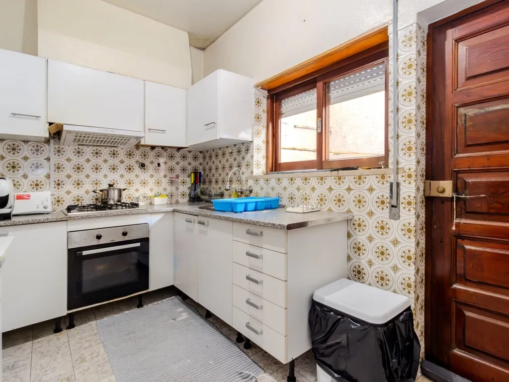 Moradia T3 + T1 + Espaço Comercial – Oportunidade Única no Centro da Vieira de Leiria - Image 40