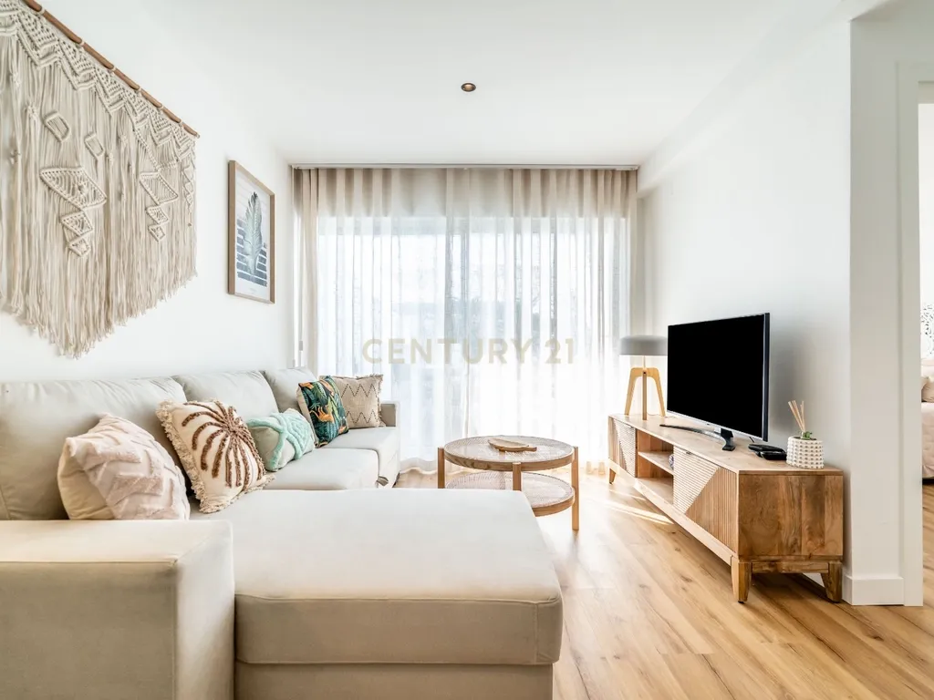 Apartamento T1 Renovado no Centro Histórico de Albufeira, a 100 metros da Praia - Image 8