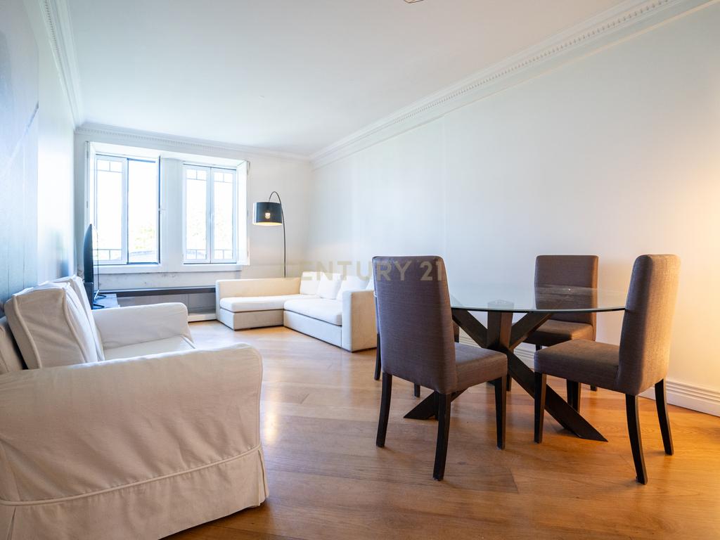 Apartamento T1 Moderno nas Avenidas Novas, Lisboa mobilado, com ar condicionado e garagem - Image 2