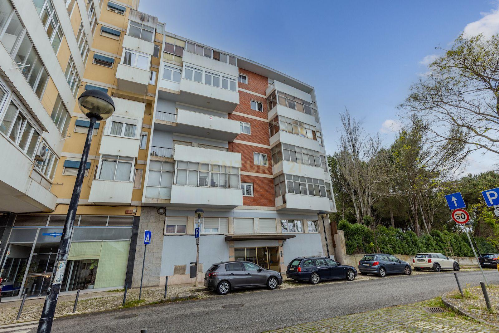 Apartamento T3 Totalmente Renovado com Excelente Localização em Lisboa - Image 30