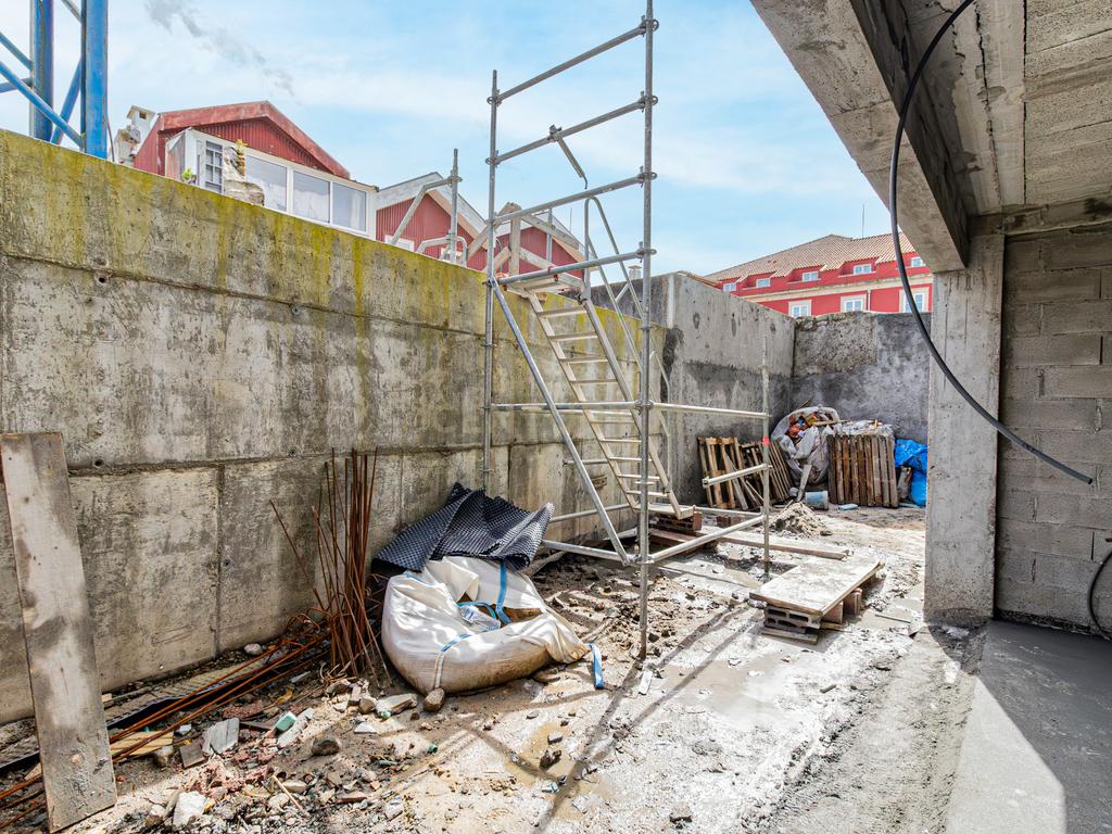 Apartamento T2 novo com varanda no centro histórico de Viana - Image 9