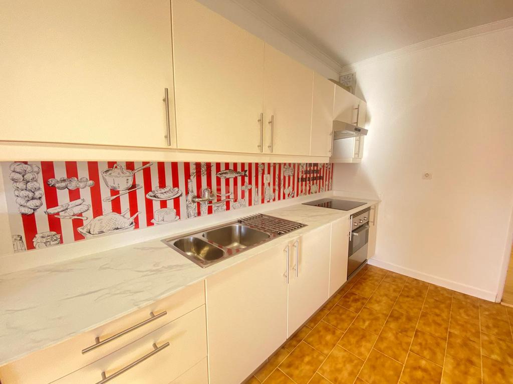 Apartamento T0 (88 m²) com terraço – Próximo de Cascais - Image 12
