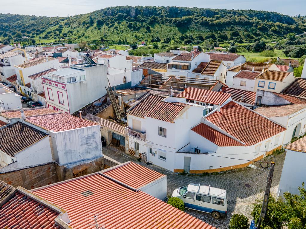 Casa T2 em Faro, Lagos - Localização Privilegiada e Conforto - Image 26