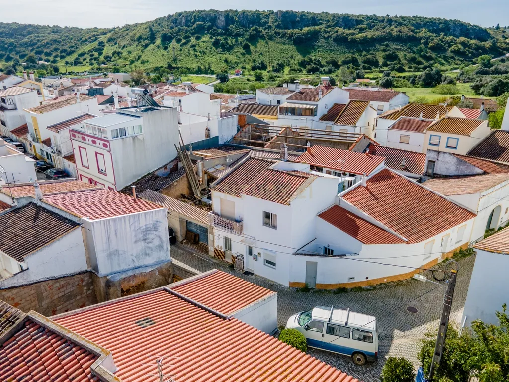 Casa T2 em Faro, Lagos - Localização Privilegiada e Conforto - Image 26